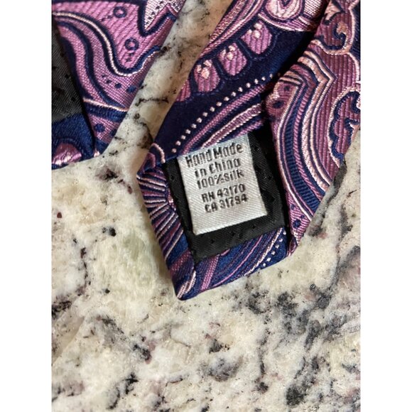Geoffrey Beene Mens Silk Neck Tie Purple Blue White Paisley Work Dad Gift - Picture 5 of 6